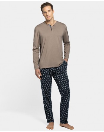 Pijama...
